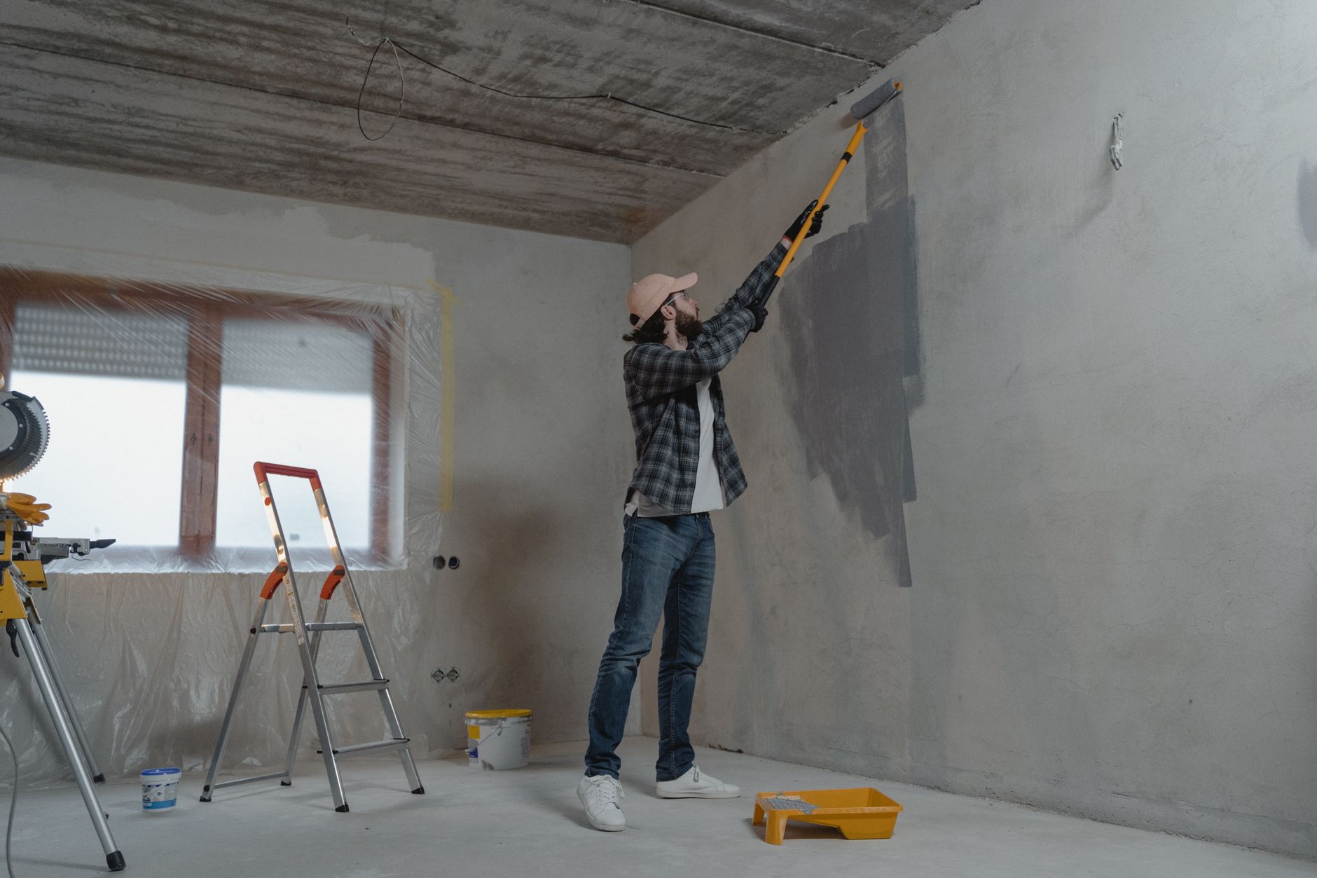 Peintre en bâtiment équipe à Marignane